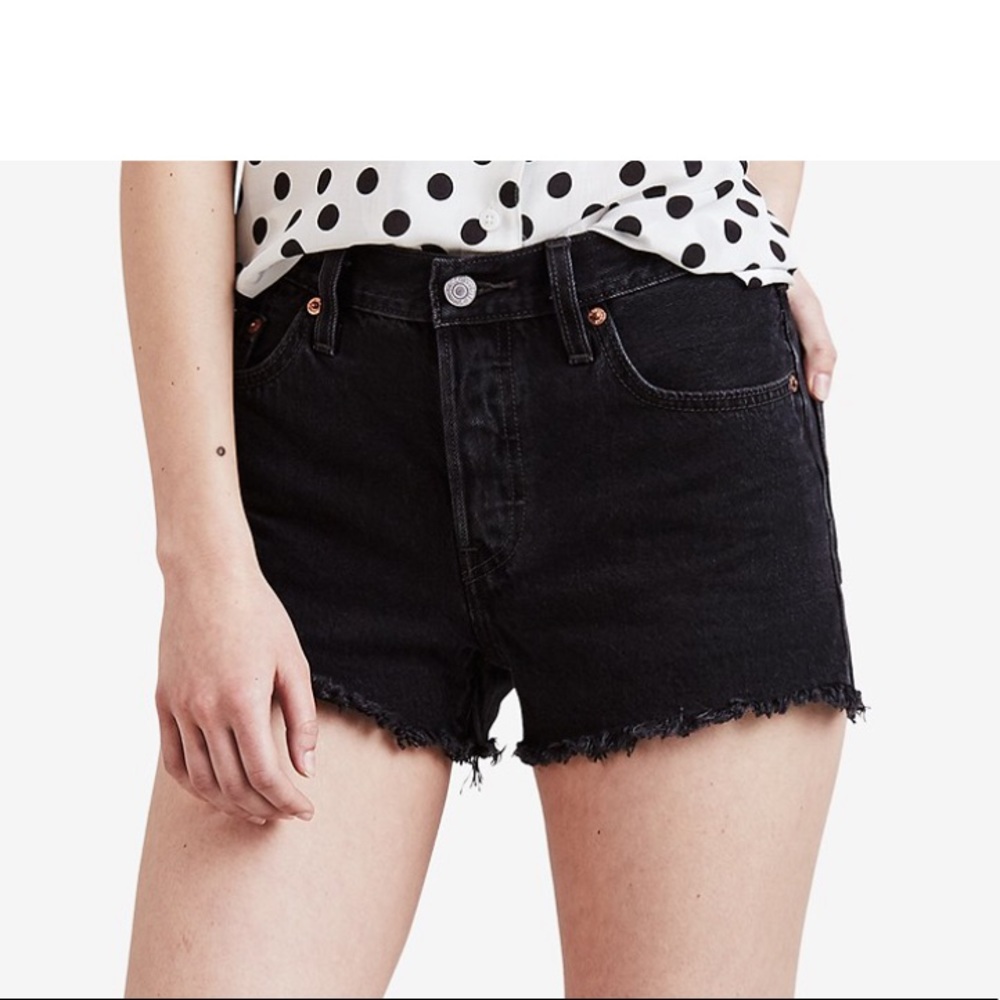 Black Levis high rise women’s shorts 27